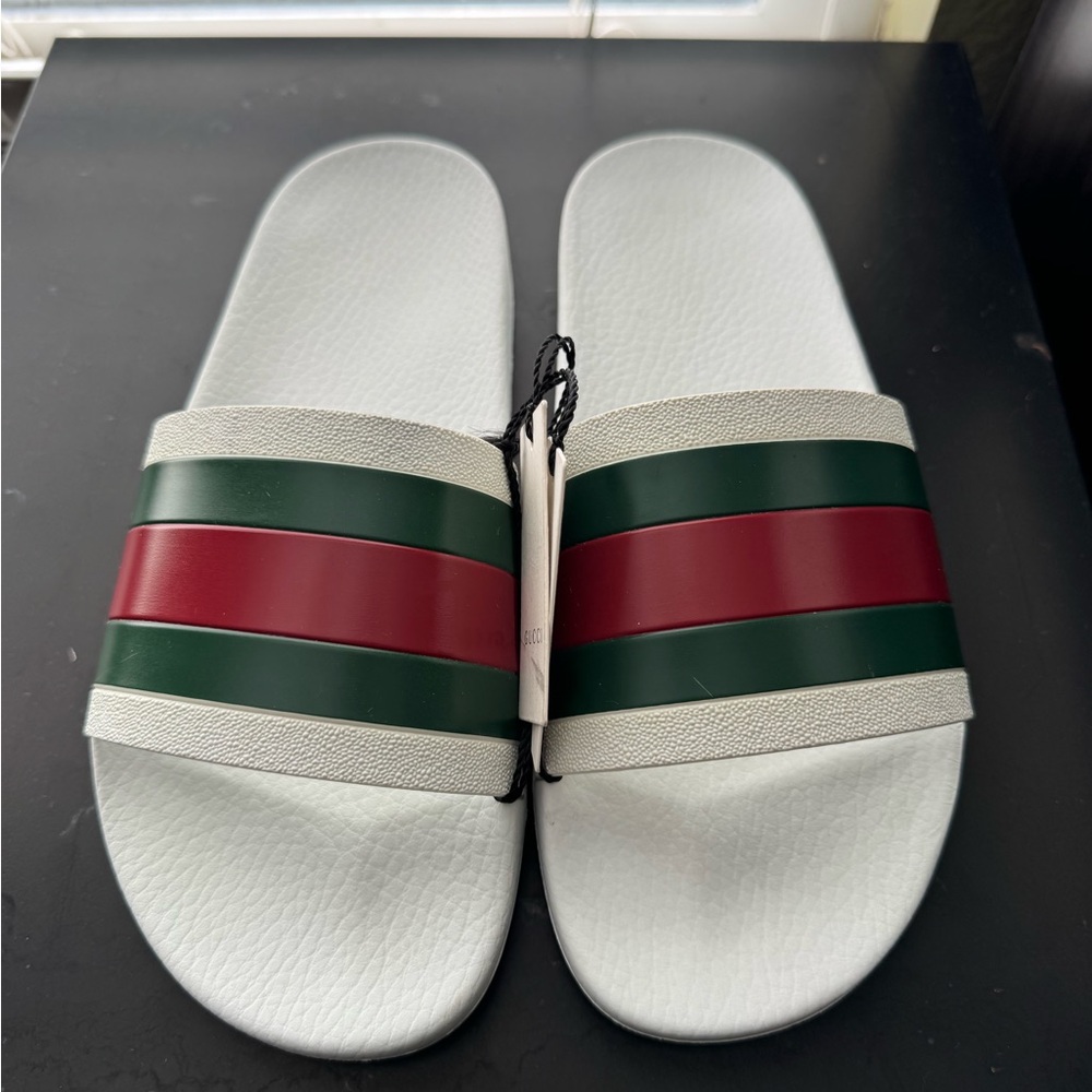 Gucci White Sandals with Red and Green Stripes - Size 7